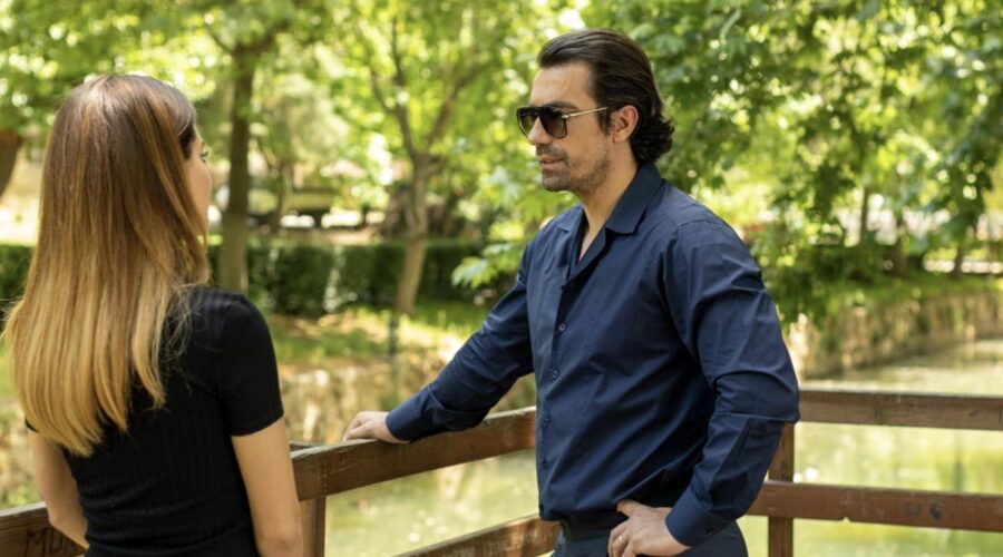 Da sinistra: Hilal Altinbilek (Züleyha) e Ibrahim Çelikkol (Hakan Gumusoglu) in “Terra Amara”. Credits: RTI Mediaset.