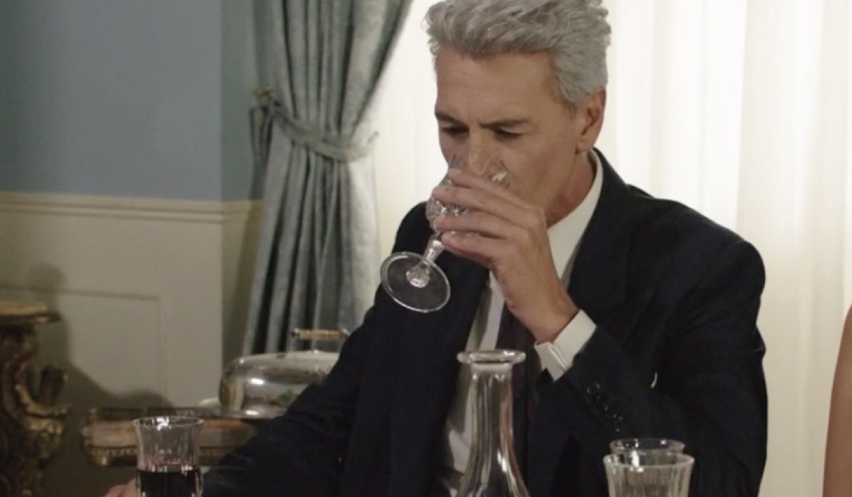 Roberto Farnesi (Umberto Guarnieri) in una scena della puntata 83 de “Il Paradiso Delle Signore 8”. Credits: Rai.