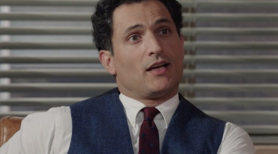 Alessandro Tersigni (Vittorio Conti) in una scena della puntata 6 de “Il Paradiso Delle Signore 8”. Credits: Rai.