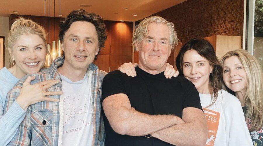 Zac Braff, Sarah Chalke, John C. Mcginley, Christa Miller E Amanda Kloots Credits Via Instagram
