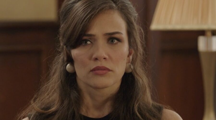 Gloria Radulescu (Marta Guarnieri) in una scena della puntata 96 de “Il Paradiso Delle Signore 8”. Credits: Rai.