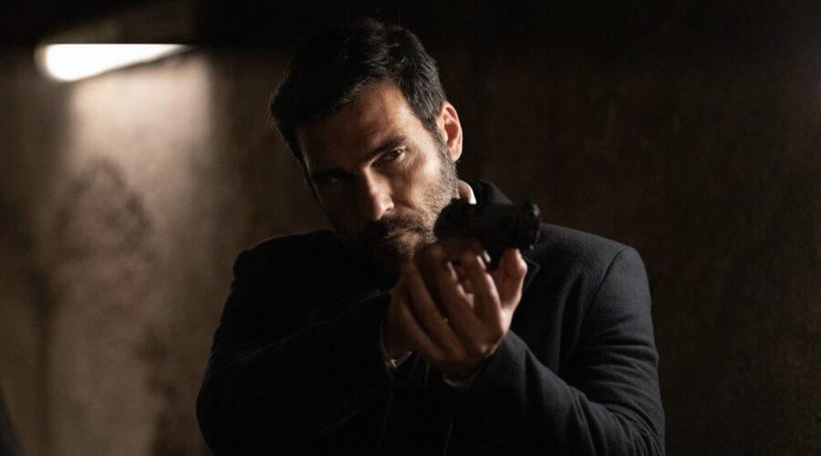 Edoardo Leo in una scena de “Il Clandestino”. Credits: Chiara Calabrò/IIF/Rai.