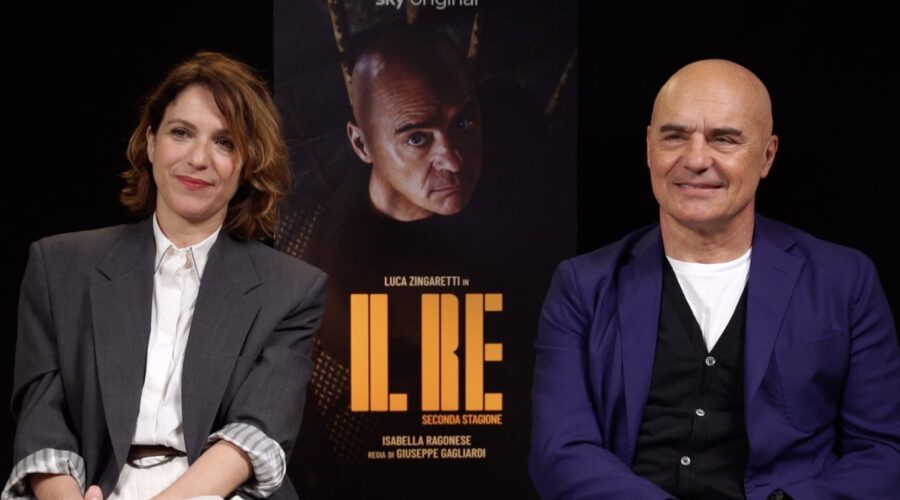 Da sinistra: Isabella Ragonese e Luca Zingaretti nell'intervista per “Il Re 2”. Credits: Cattura schermo/Tvserial.it.
