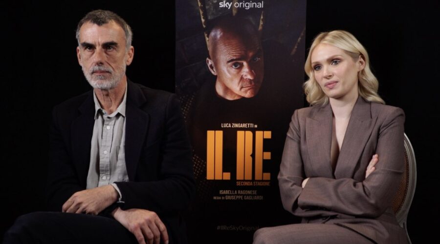 Da sinistra: Thomas Trabacchi e Caterina Shulha nell'intervista per “Il Re 2”. Credits: Cattura schermo/Tvserial.it.