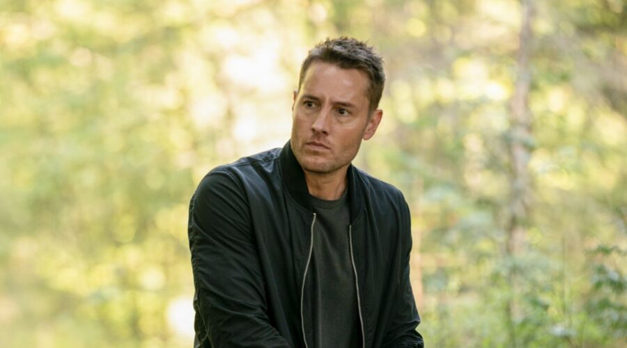 Justin Hartley in una scena di “Tracker”, la serie tv. Credits: Disney+.