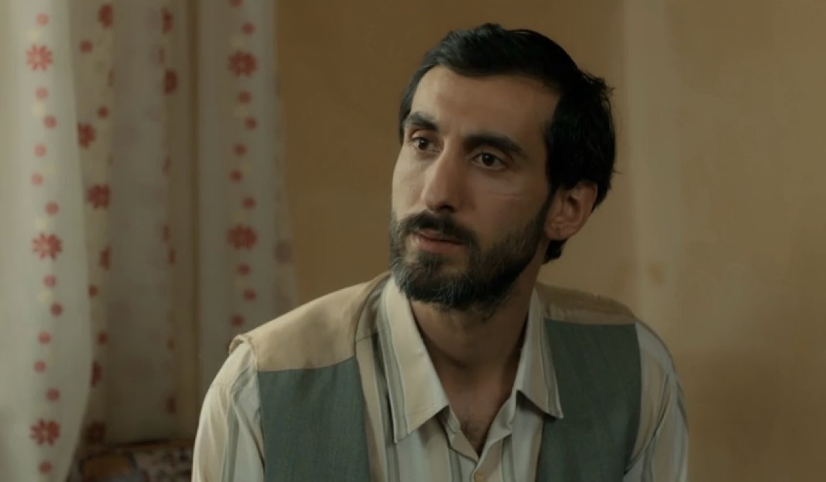 Ali Riza in una scena di “Terra Amara”. Credits: Antena3/Cattura schermo.