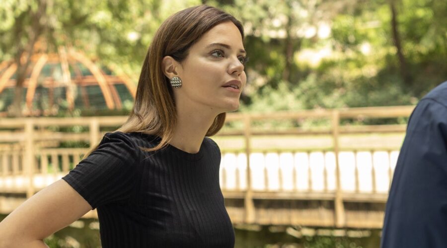 Hilal Altinbilek (Züleyha) in “Terra Amara”. Credits: RTI Mediaset.