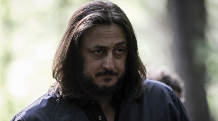 Alessandro Betti (Tobia) in una scena di “Scatola Nera”. Credits: ZEN Europe/Serially.