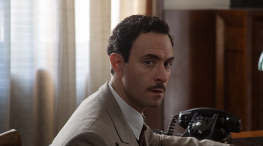 Alessio Vassallo (Achille Martinucci) in una scena di “Marconi - L’uomo che ha connesso il mondo”. Credits: Rai.