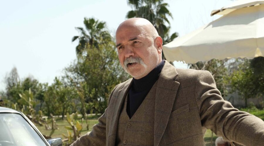 Altan Gördüm (Hasmet Çolak) in una scena di “Terra Amara”. Credits: RTI Mediaset.