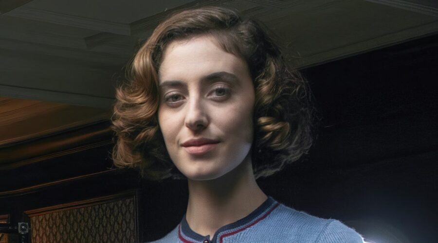 Cecilia Bertozzi (Maria Cristina Marconi) in una scena di “Marconi - L’uomo che ha connesso il mondo”. Credits: Rai.