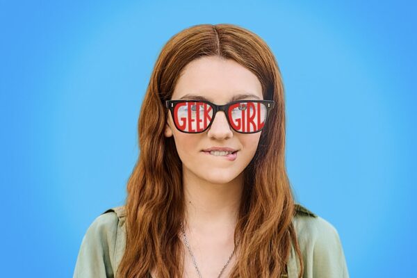 Emily Carey nella Locandina Ufficiale di “Geek Girl”. Credits: Courtesy Of Netflix © 2024.