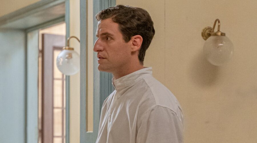 Enrique Fortún (Lope Ruiz) in una scena de “La Promessa” in onda su Canale 5. Credits: RTI Mediaset.