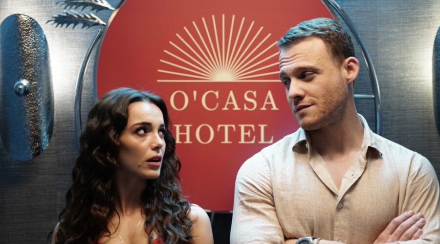 Da sinistra: Hafsanur Sancaktutan (Leyla) e Kerem Bürsin (Ates Arcali) in una scena di “If You Love”. Credits: Mediaset Infinity.