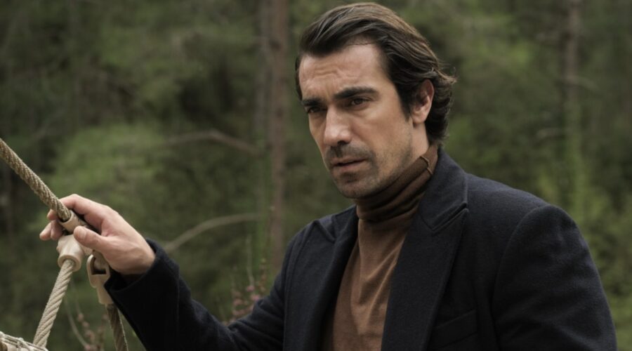 İbrahim Çelikkol (Hakan Gümüşoğlu) in una scena di “Terra Amara”. Credits: RTI Mediaset.
