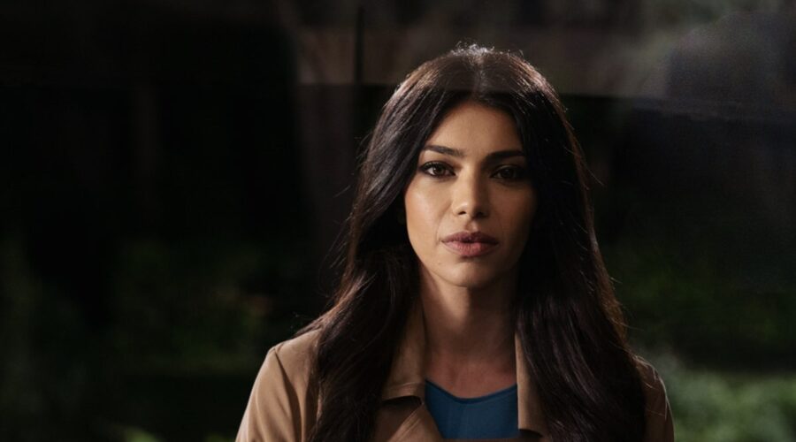 Lavinia Longhi (Khadija) in una scena de “Il Clandestino”. Credits: Chiara Calabrò/Rai.