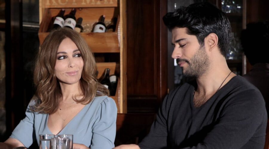 Da sinistra: Zerrin Tekindor (Leyla Acemzade) e Burak Özçivit (Kemal Soydere) in una scena di “Endless Love”. Credits: RTI Mediaset.