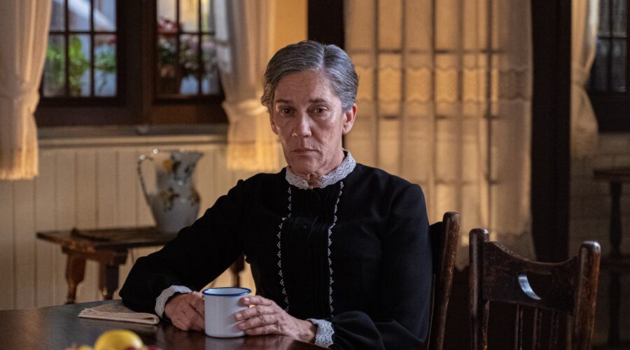 Marga Martínez (Petra Arcos) in una scena de “La Promessa” in onda su Canale 5. Credits: Bambú Producciones/RTVE/RTI Mediaset.