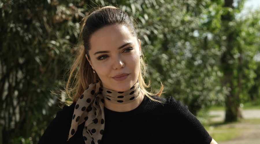 Hilal Altinbilek (Züleyha) in una scena di “Terra Amara”. Credits: RTI Mediaset.