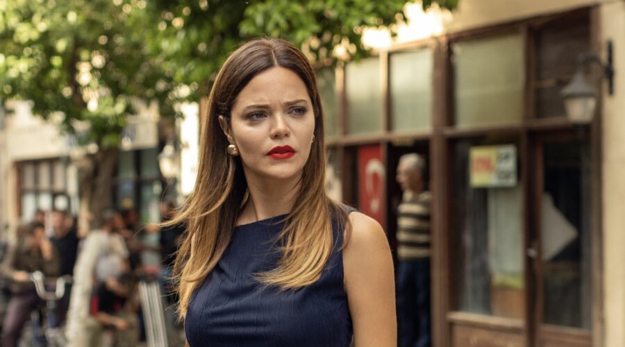 Hilal Altinbilek (Züleyha) in “Terra Amara”. Credits: RTI Mediaset.