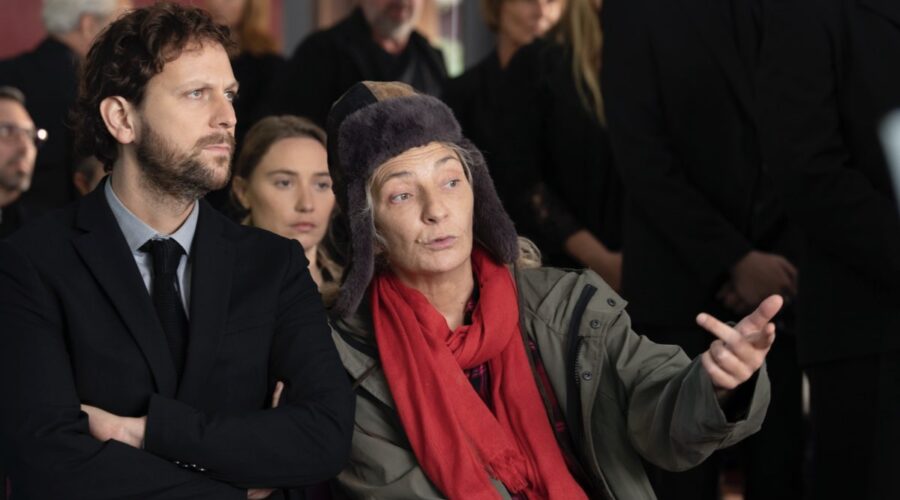 Al centro: Corinne Masiero in una scena di “Capitaine Marleau”. Credits: Sky Italia.