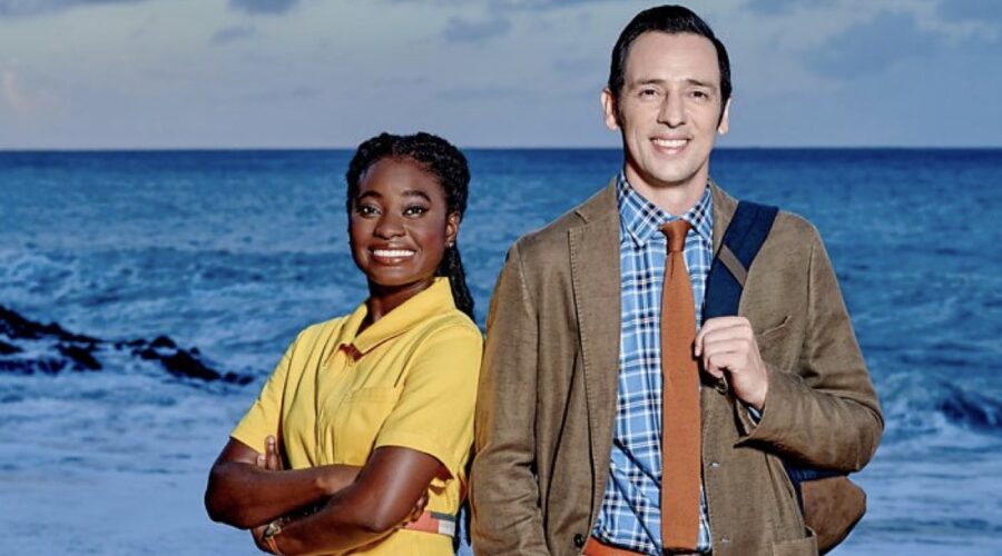 Da sinistra: Shantol Jackson (Naomi Thomas) e Ralf Little (Neville Parker) in “Delitti in Paradiso”. Credits: Red Planet Pictures/BBC.