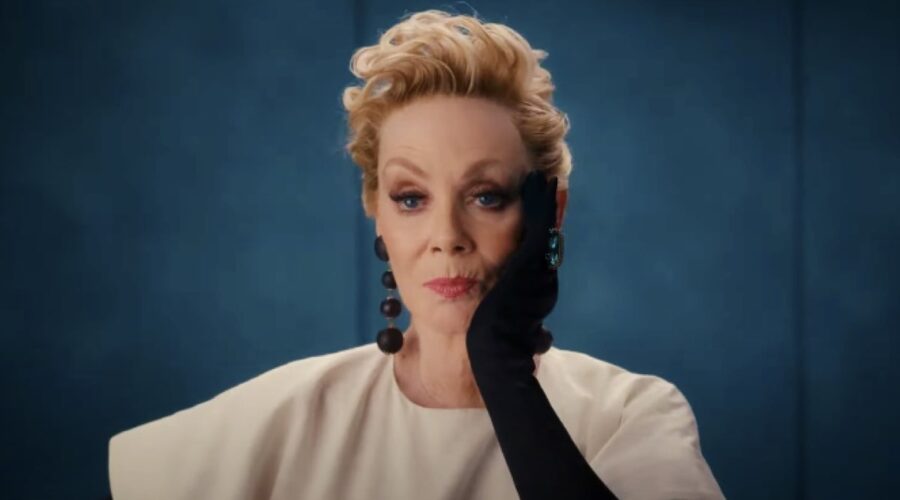 Jean Smart in una scena della terza stagione di “Hacks”. Credits: fotogramma/YouTube.