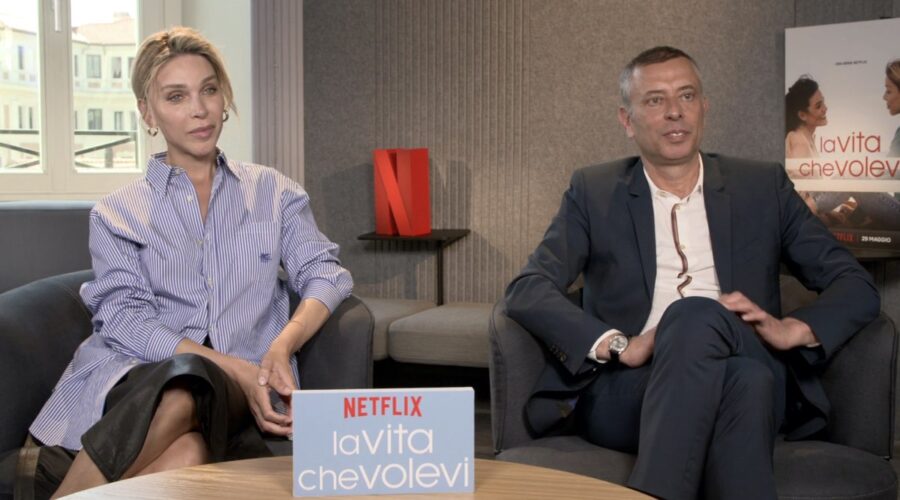 Da sinistra: Vittoria Schisano e Ivan Cotroneo nell'intervista per “La vita che volevi”. Credits: Tvserial.it.