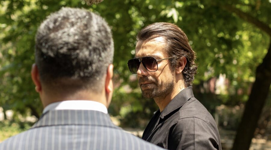 İbrahim Çelikkol (Hakan Gümüşoğlu) in una scena di “Terra Amara”. Credits: RTI Mediaset.