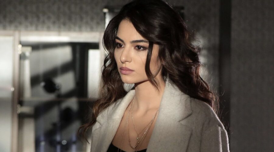 Melisa Pamuk (Asu Alacahan) in una scena di “Endless Love”. Credits: RTI Mediaset.