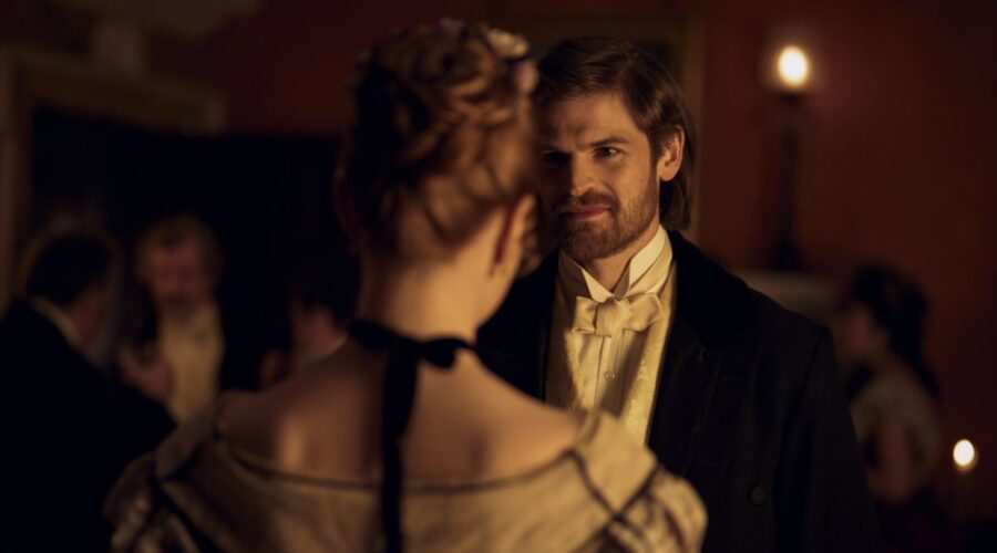 Da sinistra: Clara Trenchard, interpretata da Harriet Slater, e Frederick Trenchard, interpretato da Benjamin Wainwright, in una scena di “Belgravia: The Next Chapter”. Credits: Sky Italia.