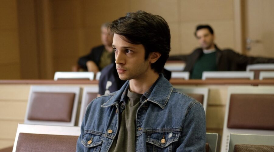 Arda Anarat (Çinar Kaya) in una scena di “Segreti di famiglia”. Credits: RTI Mediaset.