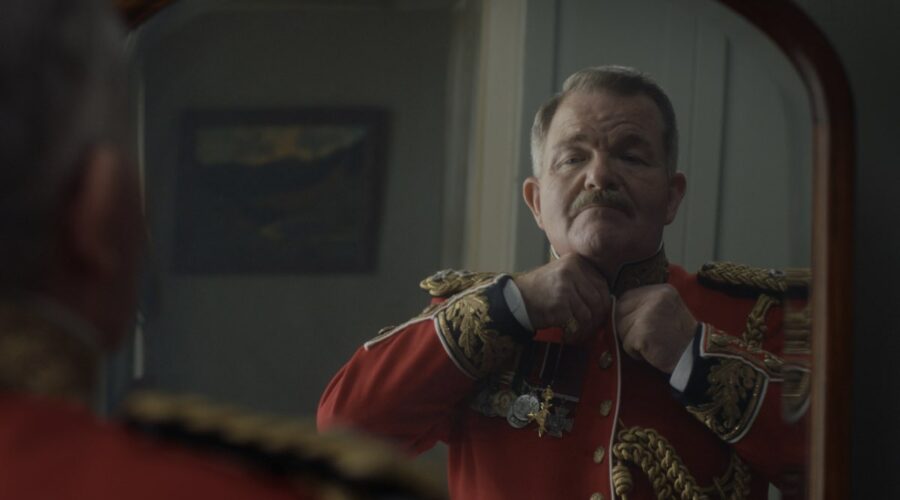 Cornelius Obonya (Generale Taylor) in una scena di “Davos”. Credits: RTI Mediaset.