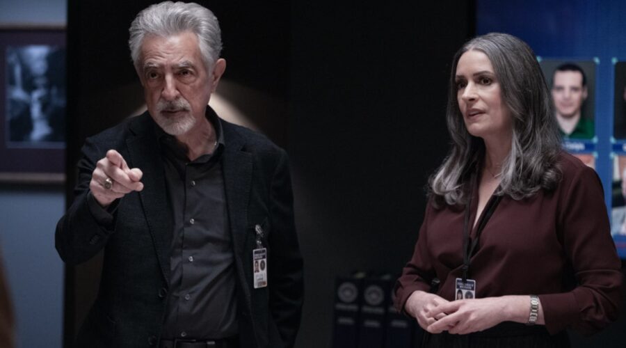 Da sinistra: Joe Mantegna e Paget Brewster in una scena di “Criminal Minds”. Credits: Disney+.