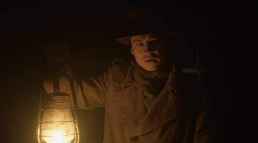 David Kross (Carl Mangold) in una scena di “Davos”. Credits: RTI Mediaset.