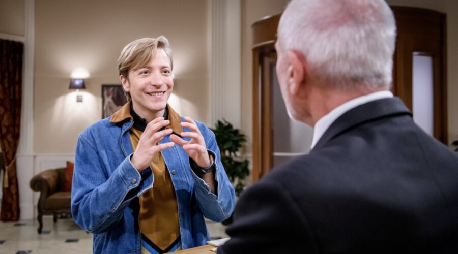 Da sinistra: Johannes Huth (Gerry Richter) e Sepp Schauer (Alfons Sonnbichler) in “Tempesta D'Amore”. Credits: Das Erste/Rti Mediaset.