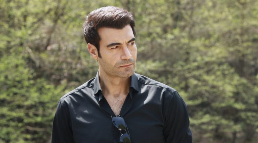 Murat Ünalmış (Gülcemal) in una scena de “La Rosa Della Vendetta”. Credits: RTI Mediaset. La rosa della vendetta é finito