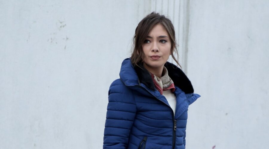 Neslihan Atagül (Nihan Sezin) in una scena di “Endless Love”. Credits: RTI Mediaset.