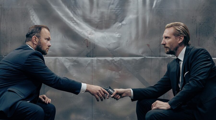 Risto (Pekka Strang) E Arto (Jari Virman) In Una Scena Di La Morte È Un Problema Dei Vivi Credits I Wonder Pictures