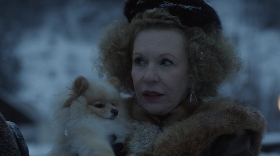 Sunnyi Melles (Olga Belova) in una scena di “Davos”. Credits: RTI Mediaset.