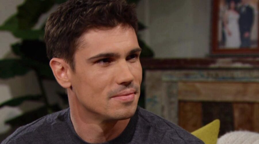 Tanner Novlan (John 'Finn' Finnegan) in una scena di “Beautiful”. Credits: Cattura schermo/BBL Distribution/RTI Mediaset.