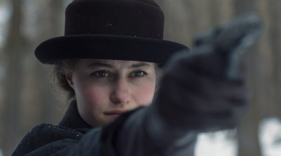 Dominique Devenport (Johanna Gabathuler) in una scena di “Davos”. Credits: RTI Mediaset.