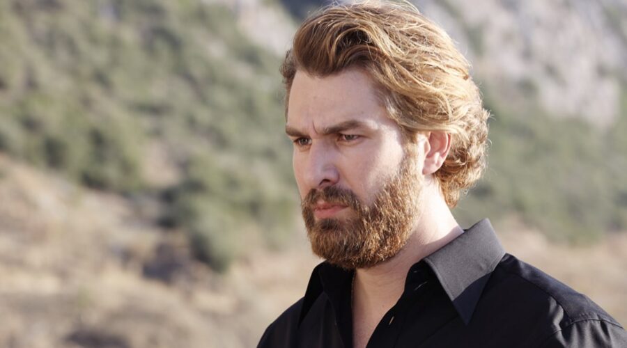 Furkan Palali (Fikret Fekeli) in una scena di 