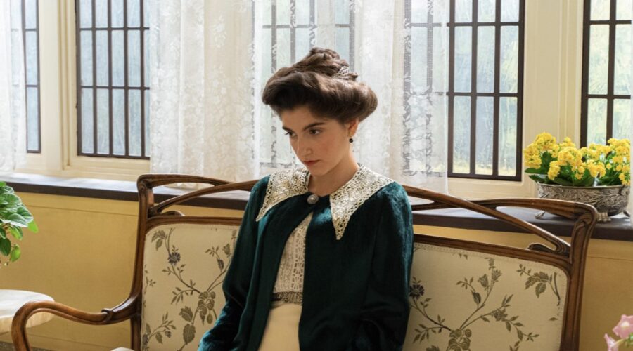 Paula Losada (Jimena De Los Infantes) in una scena de “La Promessa”. Credits: Mediaset.