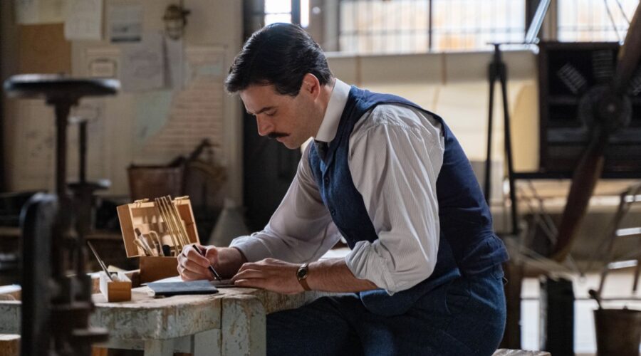 Arturo Sancho (Manuel Luján) in una scena de “La Promessa”. Credits: RTI Mediaset.