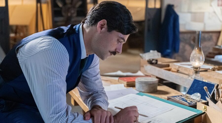 Arturo Sancho (Manuel Luján) in una scena de “La Promessa”. Credits: RTI Mediaset.