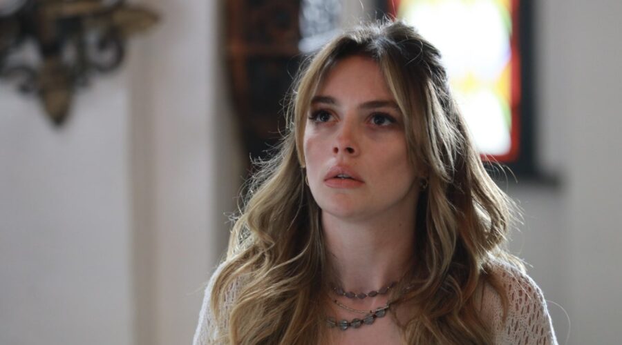 Melis Sezen (Deva Nakkasoglu) in una scena de “La Rosa Della Vendetta”. Credits: RTI Mediaset.