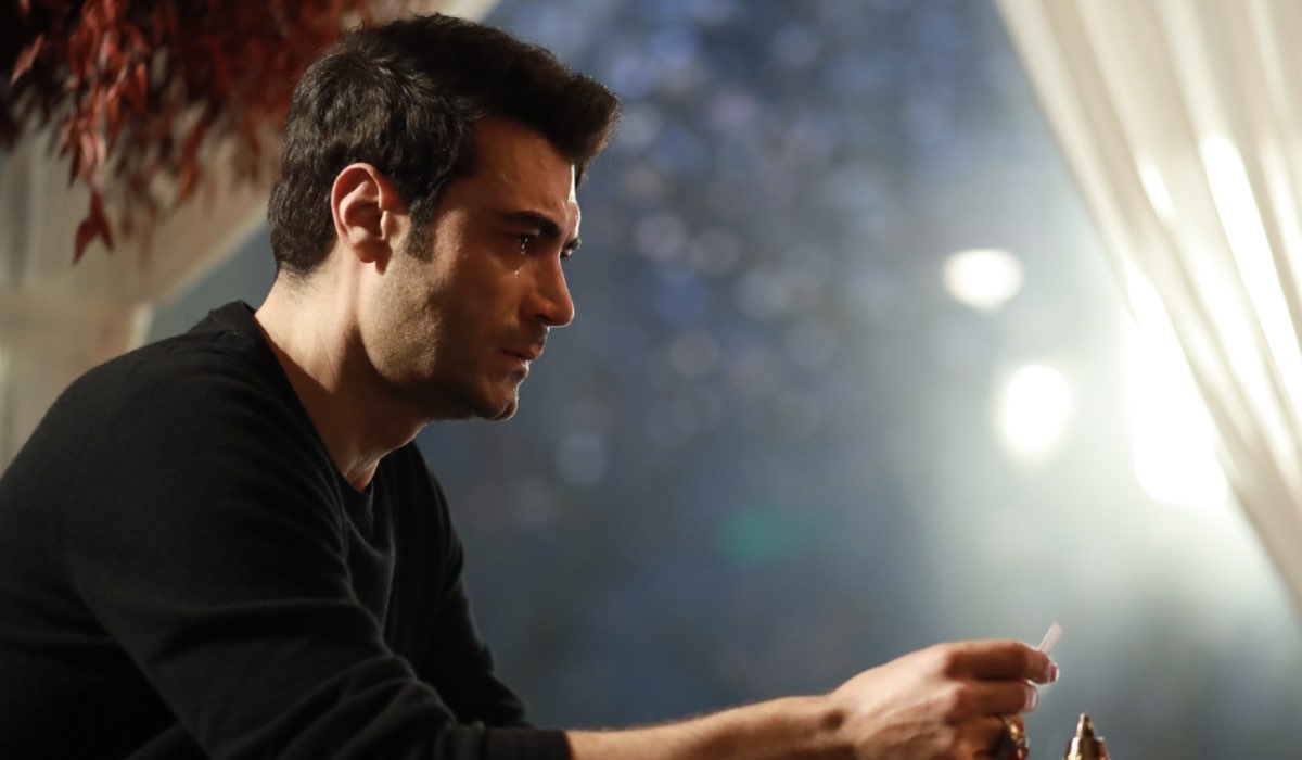 Murat Ünalmış (Gülcemal) in una scena de “La Rosa Della Vendetta”. Credits: RTI Mediaset.