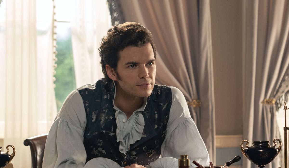 Luke Newton (Colin Bridgerton) in una scena dell’episodio 6 di “Bridgerton 3”. Credits: Liam Daniel/Netflix © 2024.