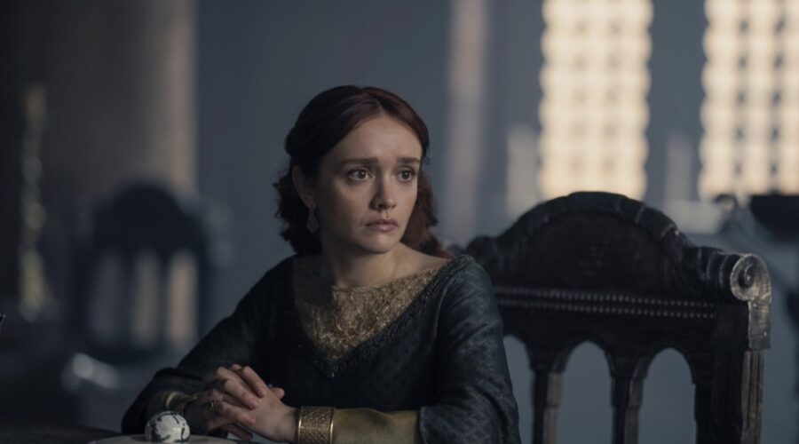 Olivia Cooke (Alicent Hightower) in una scena di “House of the Dragon 2“. Credits: Courtesy of HBO/Sky Italia.
